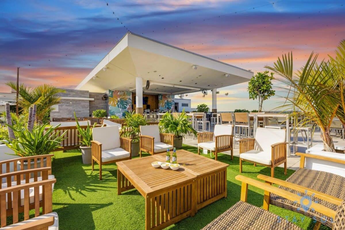 Apartment With Bay View Balcony - Pool - Up To 6 - Gym Hollywood Extérieur photo