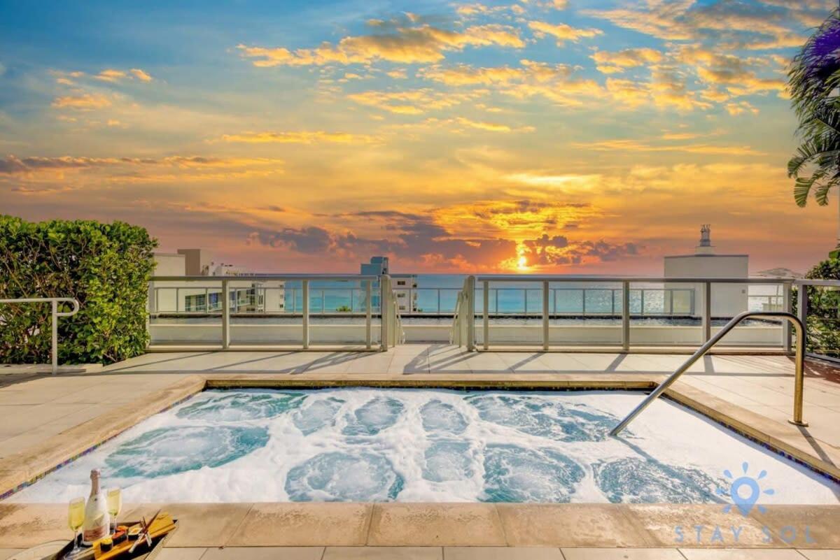 Apartment With Bay View Balcony - Pool - Up To 6 - Gym Hollywood Extérieur photo