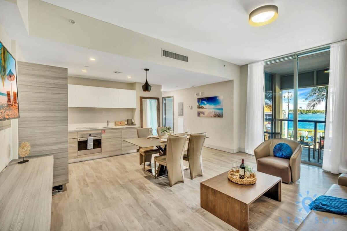 Apartment With Bay View Balcony - Pool - Up To 6 - Gym Hollywood Extérieur photo
